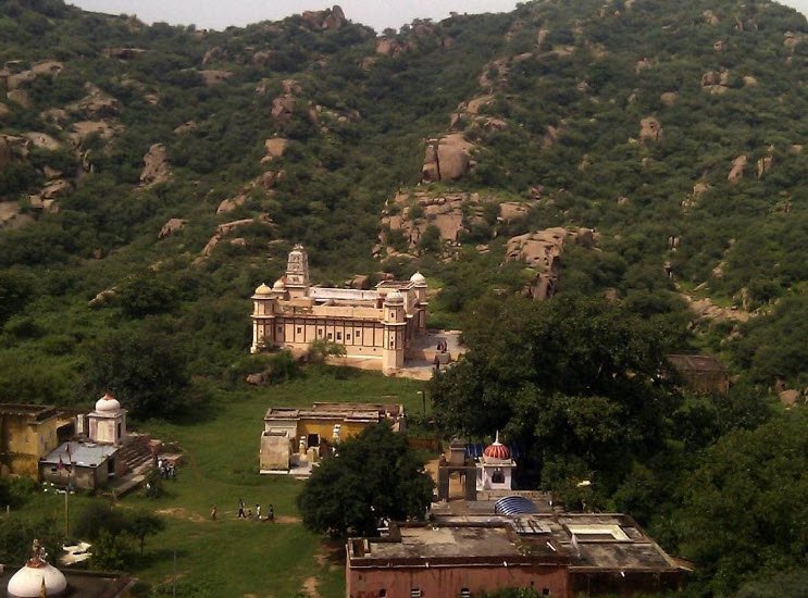 Dhosi Ka Pahad, Mahendragarh, Haryana - Vushii.com Dhosi Ka Pahad, Mahendragarh, Haryana - Vushii.com